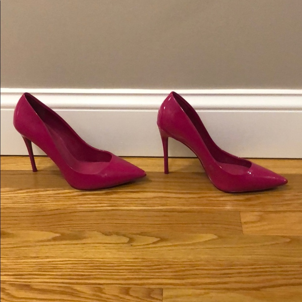 Fuscia patent leather heels